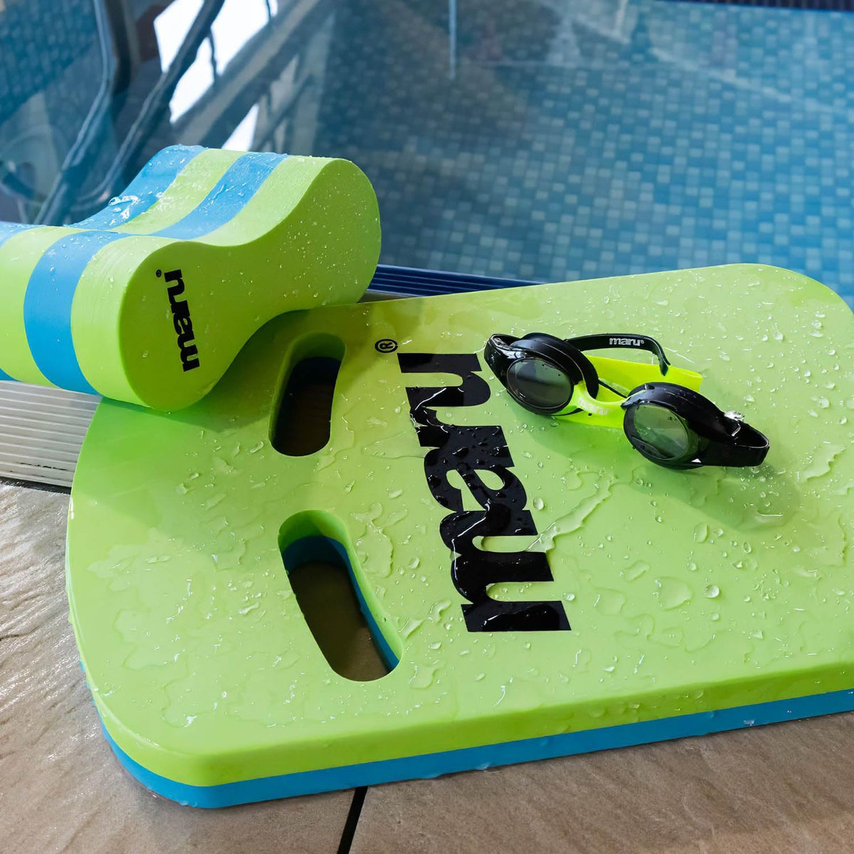 Maru Swimming Kickboard – Buoyant Foam Swim Float for Kick Strength & Technique – L42xW28cm – Easy-Grip, Non-Chafing Swimming Float for Children & Adults (6+) – Trusted by Coaches