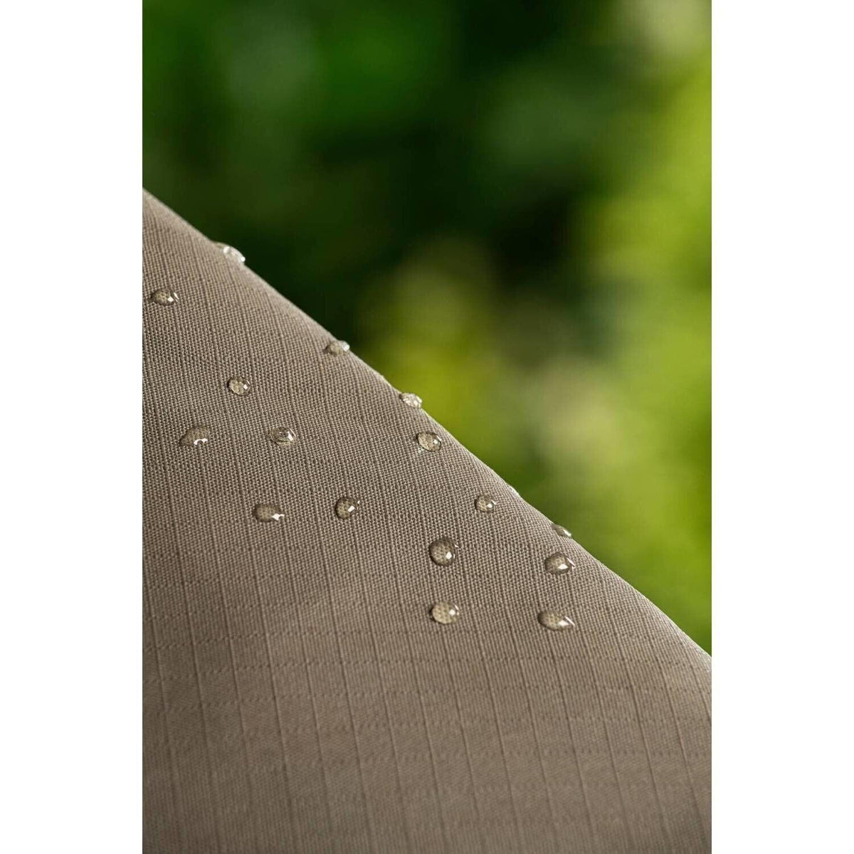 Scotchgard Fabric Water Shield, 2 Cans x 400 ml each - Water Repellent Spray for Clothing and Household Upholstery Items, Long-Lasting, Fragrance free