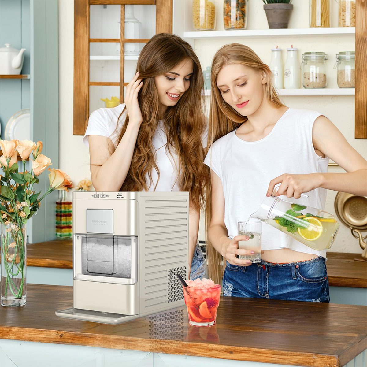 Frigidaire, 26 lb per day, Countertop Bullet Ice Maker, Stainless Steel