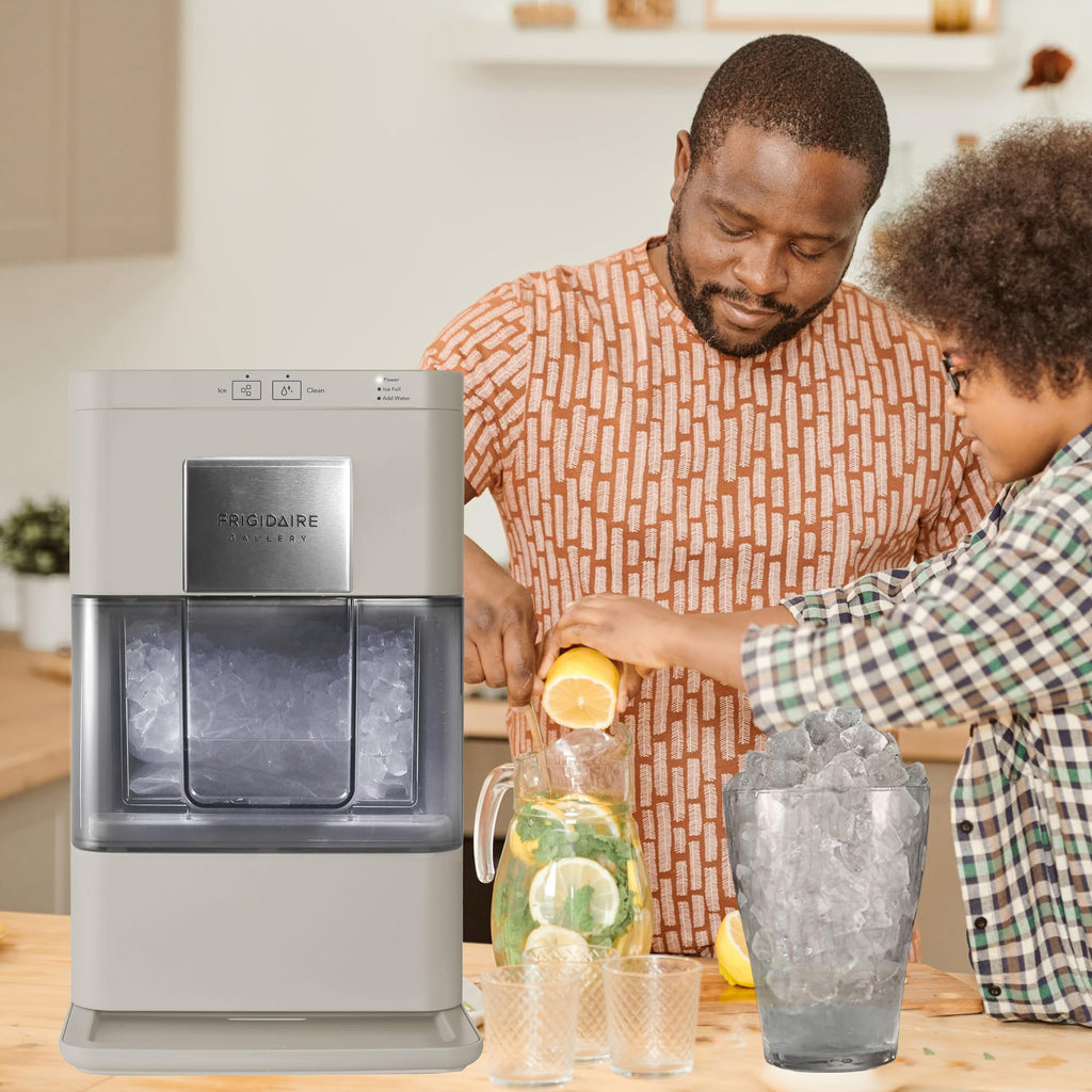 Frigidaire, 26 lb per day, Countertop Bullet Ice Maker, Stainless Steel